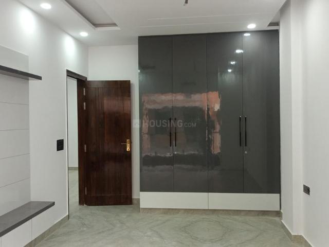 Flat for sale in Punjabi Bagh, Delhi