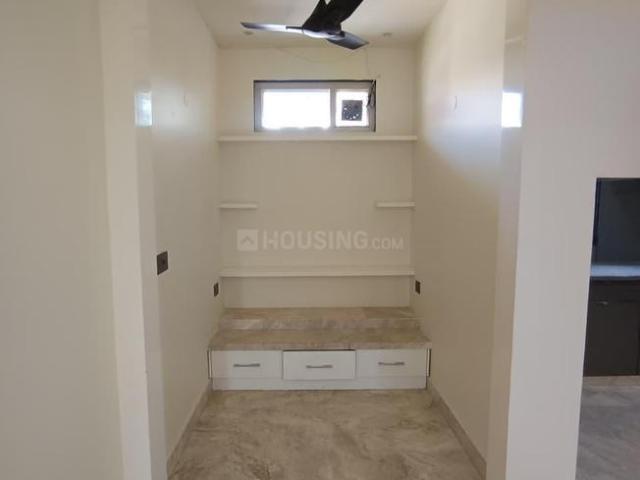 Flat for rent in West Delhi, Deri