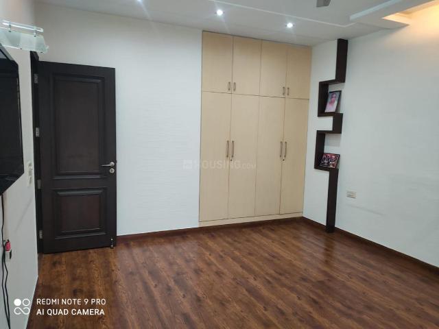 Flat for sale in West Delhi, Deri