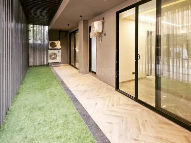 Flat for sale in West Delhi, Deri