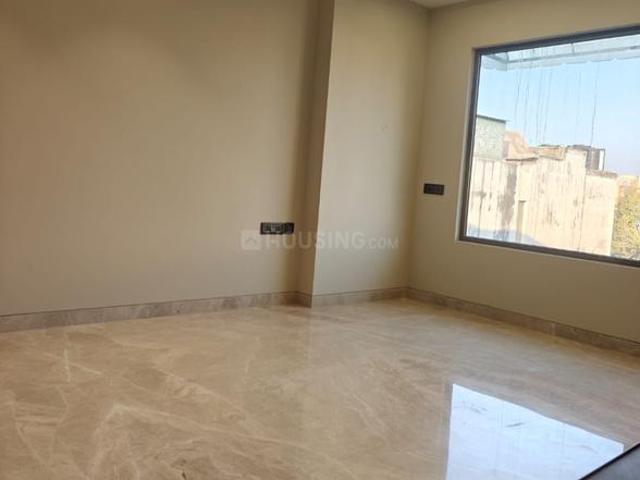 Flat for sale in West Delhi, Deri