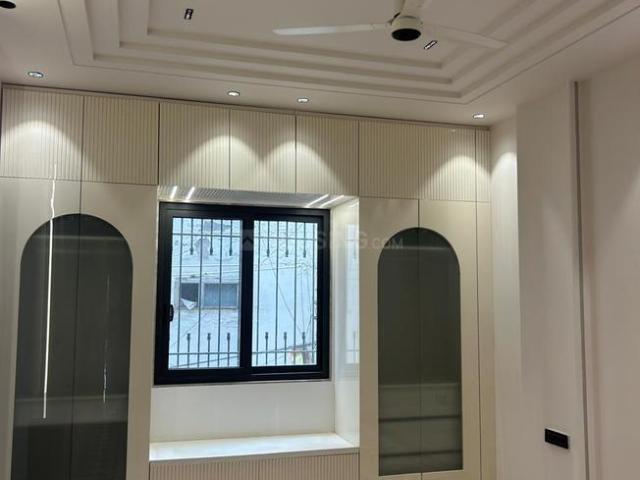 Flat for sale in Pushpanjali Enclave, Delhi