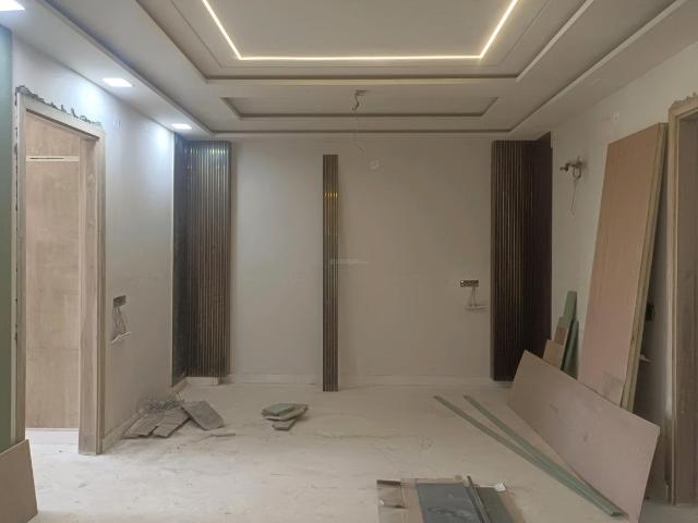 Flat for sale in North Delhi, Deri