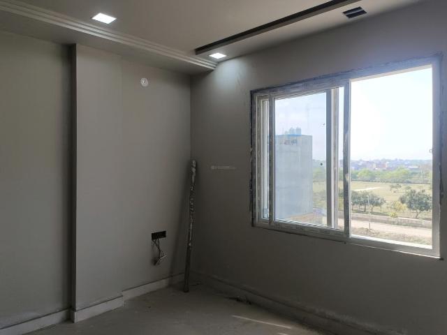 Flat for sale in North Delhi, Deri