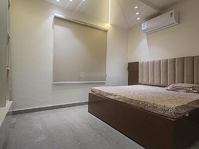 Flat for sale in North Delhi, Deri
