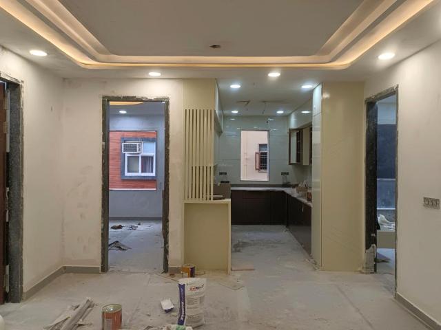 Flat for sale in North Delhi, Deri