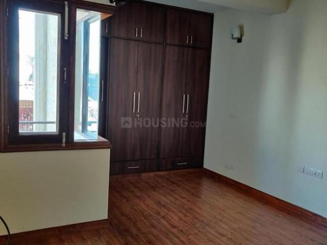 Flat for rent in Deri
