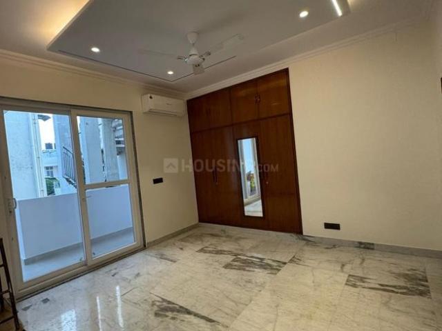 Flat for rent in Deri