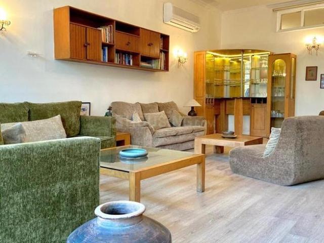 Flat for rent in South Delhi, Deri
