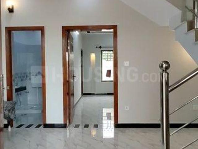 Flat for sale in North West Delhi, Deri