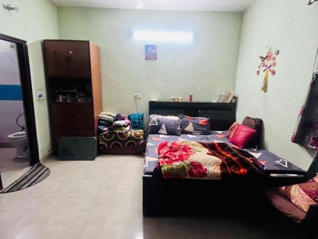 Flat for sale in North West Delhi, Deri