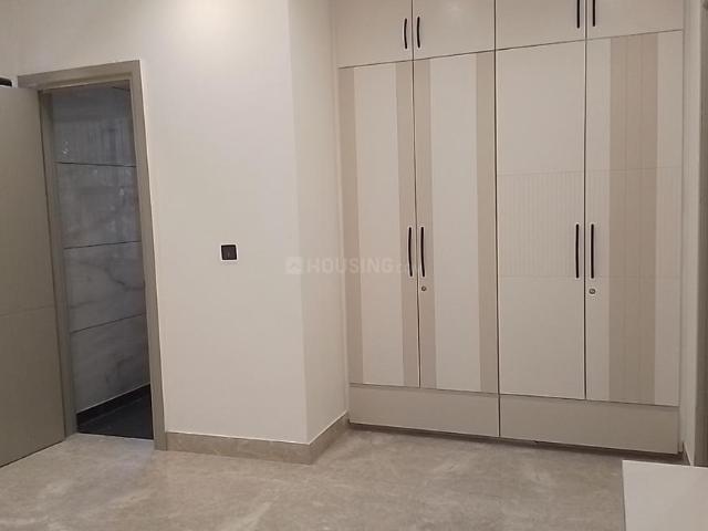 Flat for sale in North Delhi, Deri