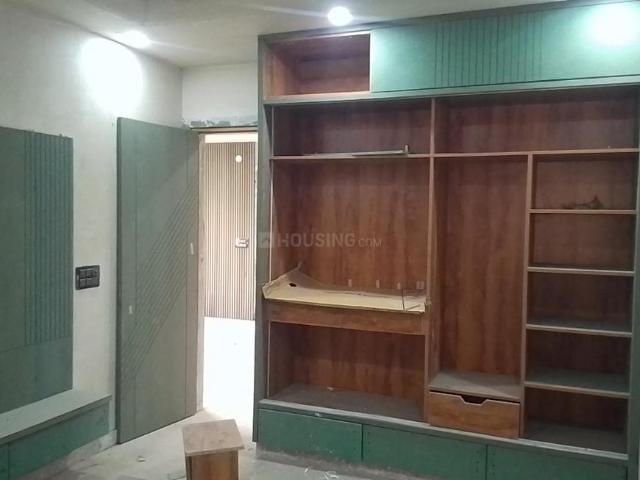 Flat for sale in North West Delhi, Deri