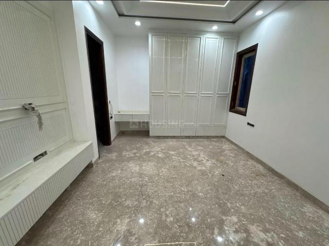 Flat for sale in North West Delhi, Deri