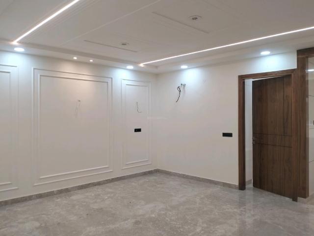 Flat for sale in North West Delhi, Deri