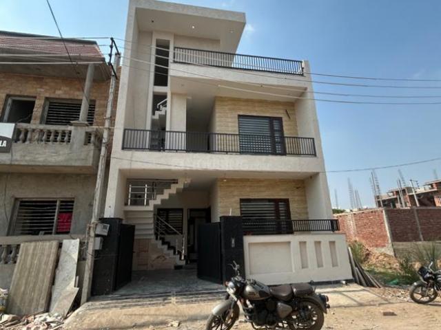 Flat for sale in Kharar, Punjab