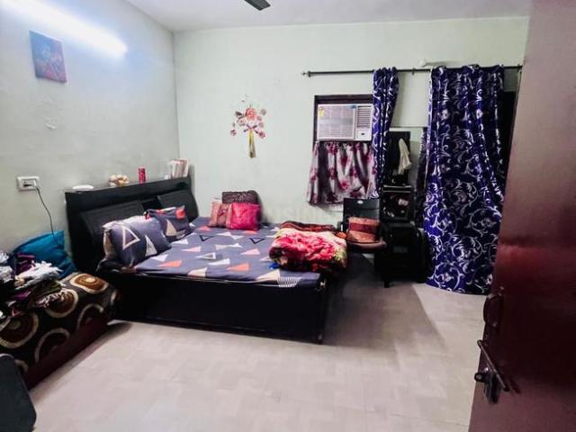 Flat for sale in North Delhi, Deri