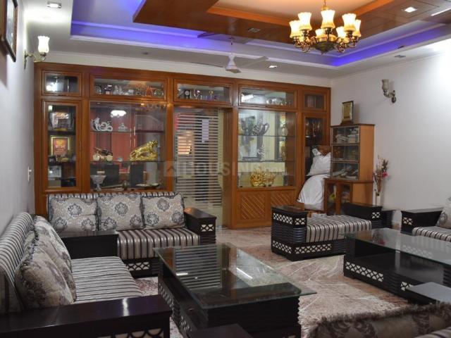 Flat for sale in North Delhi, Deri