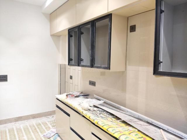 Flat for sale in North Delhi, Deri