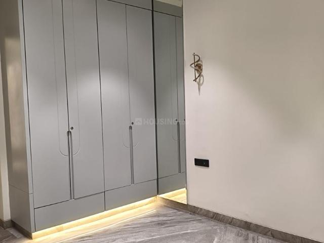 Flat for sale in North Delhi, Deri