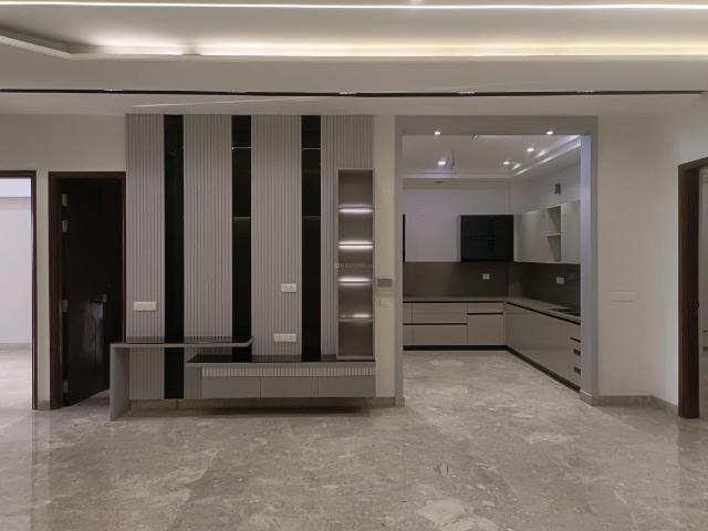 Flat for sale in North Delhi, Deri