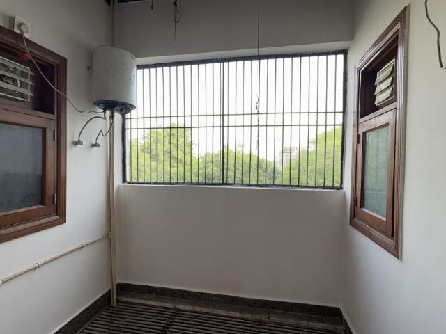 Flat for rent in South West Delhi, Deri