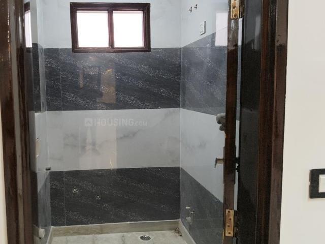 Flat for sale in North West Delhi, Deri