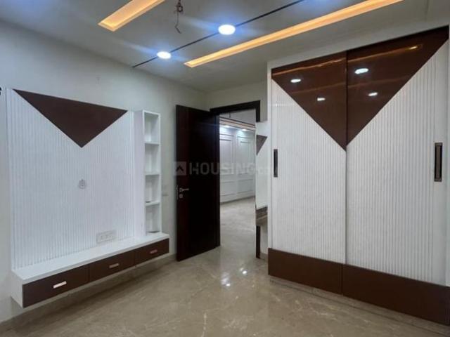Flat for sale in North West Delhi, Deri