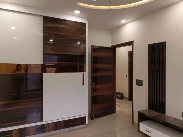Flat for sale in North West Delhi, Deri