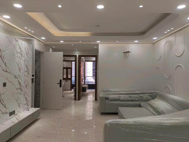 Flat for sale in North Delhi, Deri