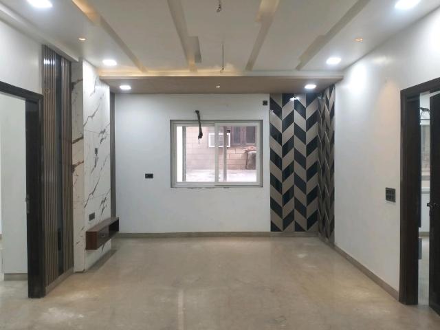 Flat for sale in North West Delhi, Deri