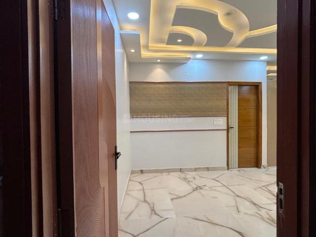 Flat for sale in North Delhi, Deri