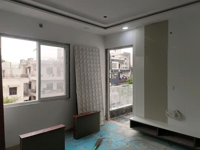 Flat for sale in North West Delhi, Deri