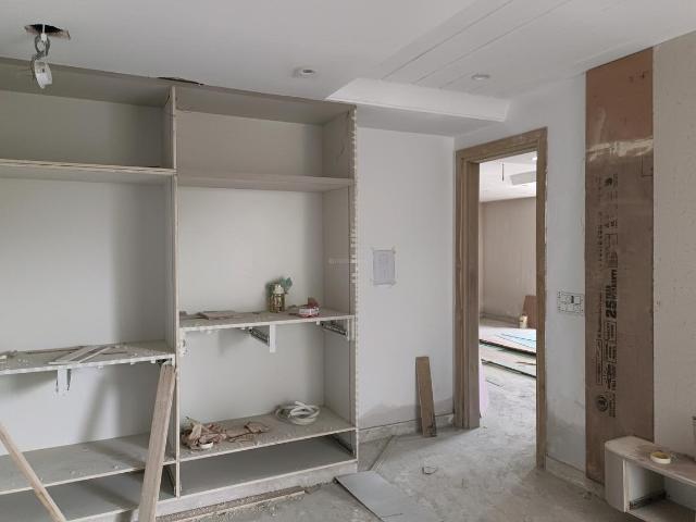 Flat for sale in North West Delhi, Deri