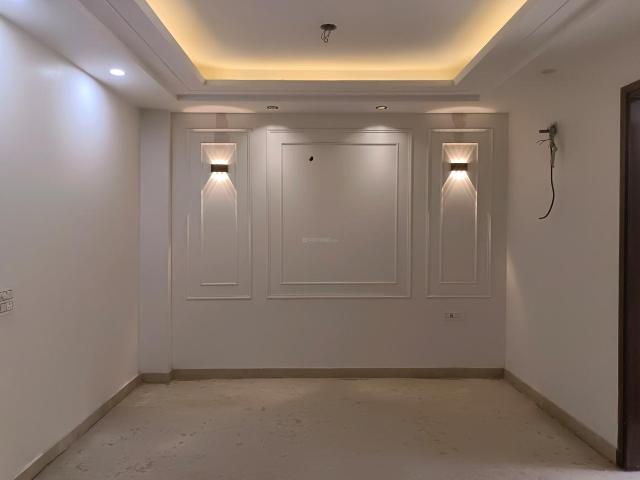 Flat for sale in North Delhi, Deri