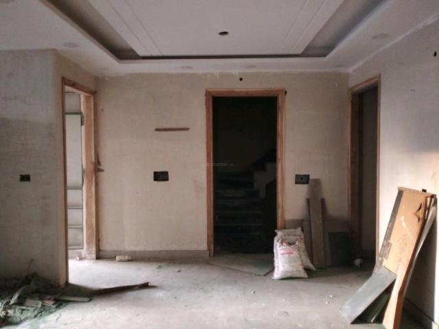 Flat for sale in North Delhi, Deri