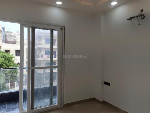 Flat for sale in North Delhi, Deri