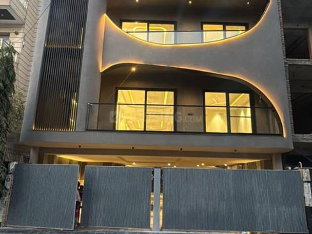 Flat for sale in Hariana