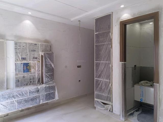 Flat for sale in North West Delhi, Deri