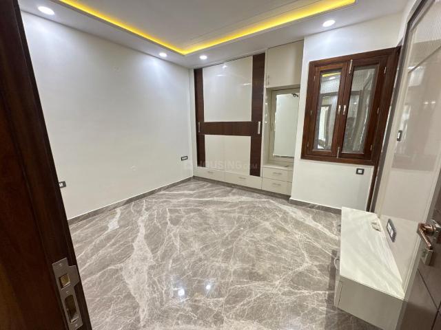 Flat for sale in North West Delhi, Deri