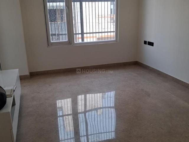 Flat for sale in Multan Nagar, Delhi