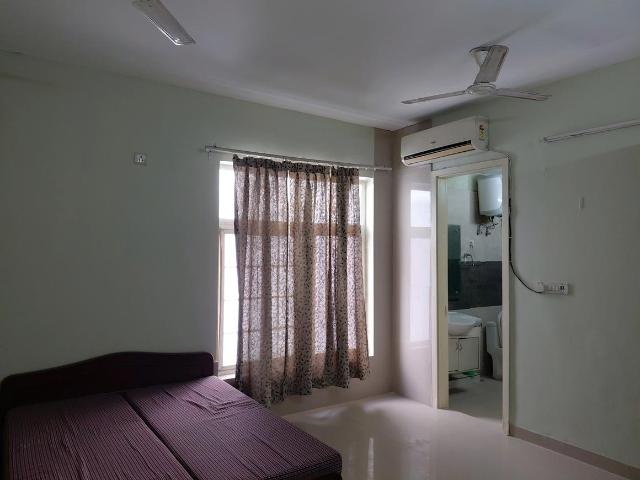 Flat for rent in South Delhi, Deri
