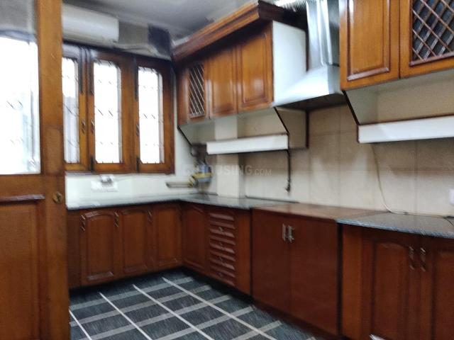 Flat for rent in Deri