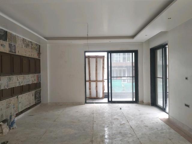 Flat for sale in Vikaspuri, Delhi