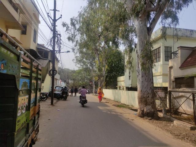 House for sale in Madya