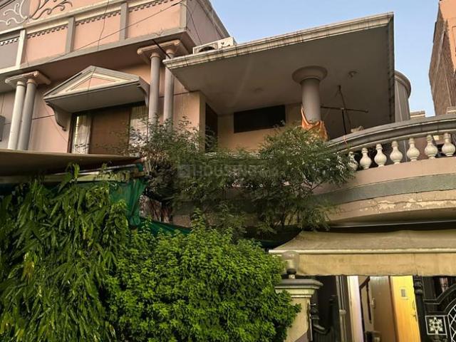 House for sale in Madya