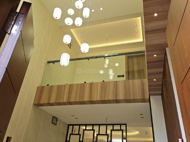 House for sale in Madya