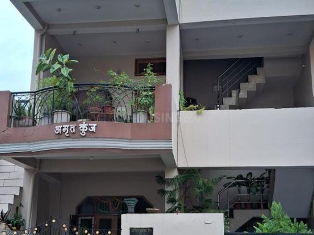 House for sale in Madya