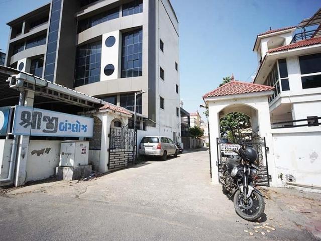 House for sale in Chanakyapuri, Ahmedabad