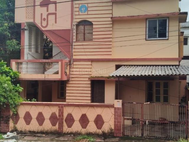 House for sale in Madya